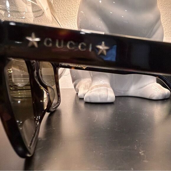 Gucci Women's Sunglasses GG0267SA 002 55 18-150 EUC - Picture 8 of 11
